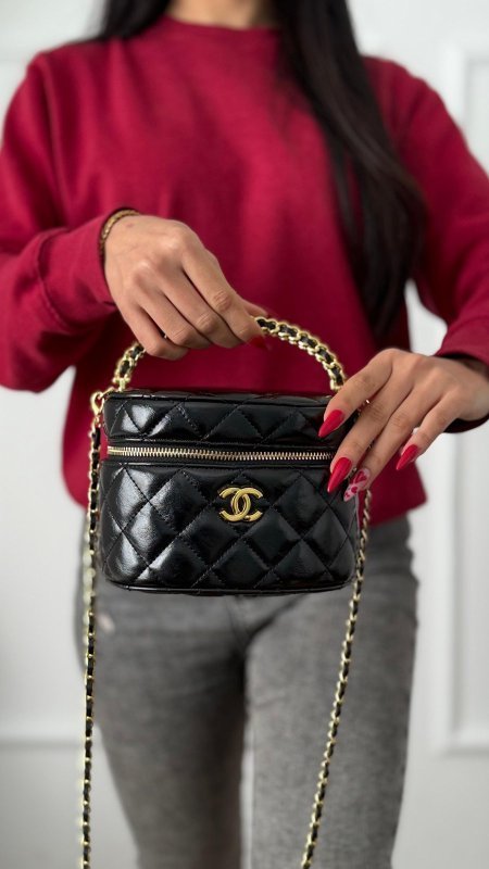شنطة - Chanel Makeup / شامل علبة الشركة
